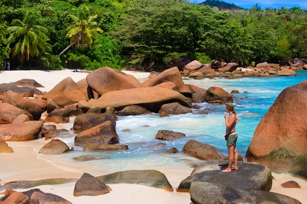 Praia em Seychelles — Fotografia de Stock