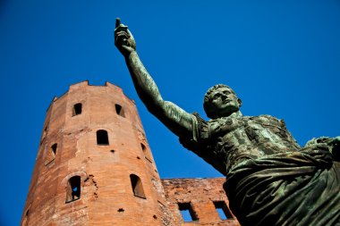 Cesare Augustus Torino - İtalya heykeli: liderlik kavramı