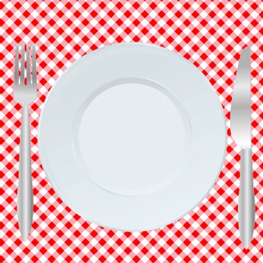 tabak, çatal ve kaşık kırmızı kare masa örtüsü