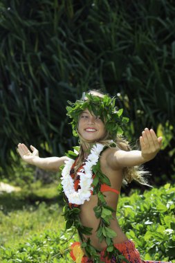 hawaiian hula tarafından bir genç kız dans