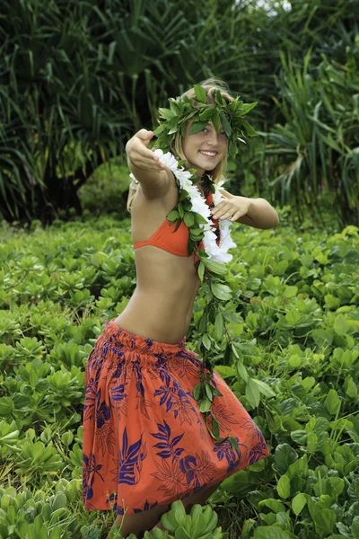 Hawaiian hula danced by a teenage girl — Stock Photo, Image