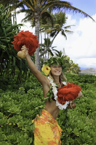 Hula havaiana dançada por uma adolescente — Fotografia de Stock