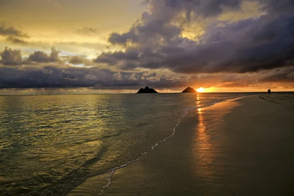 Salida del sol en la playa de Lanikai, Hawai —  Fotos de Stock