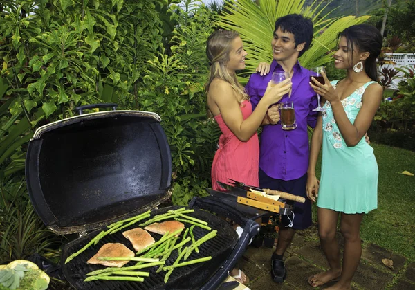 Three Friends Barbecue Party Tropical Garden Hawaii — Stock Photo, Image
