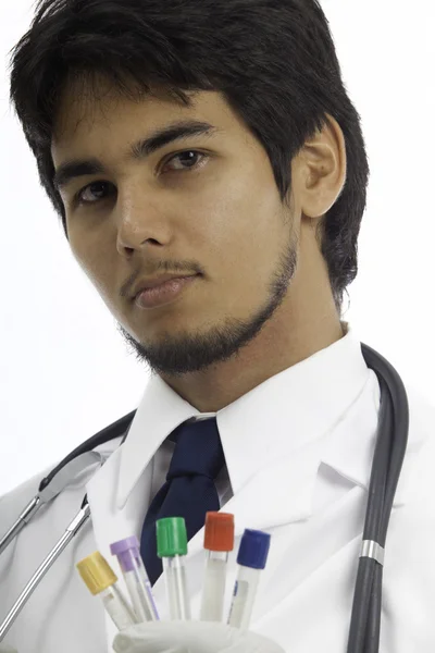 Lékař s evakuovaným trubky — Stock fotografie