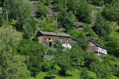 geiranger, Norveç yakınındaki geleneksel ahşap evler