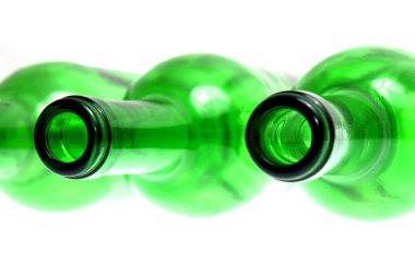 ayrıntı boş yeşil cam şarap şişeleri