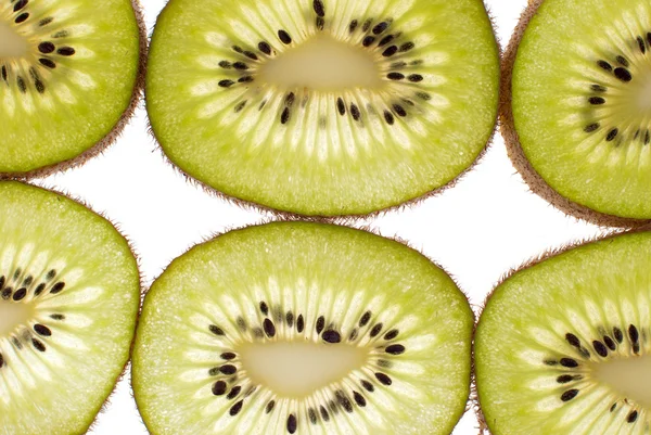 Nahaufnahme Von Kiwi Scheiben Isoliert Über Weißem Hintergrund — Stockfoto