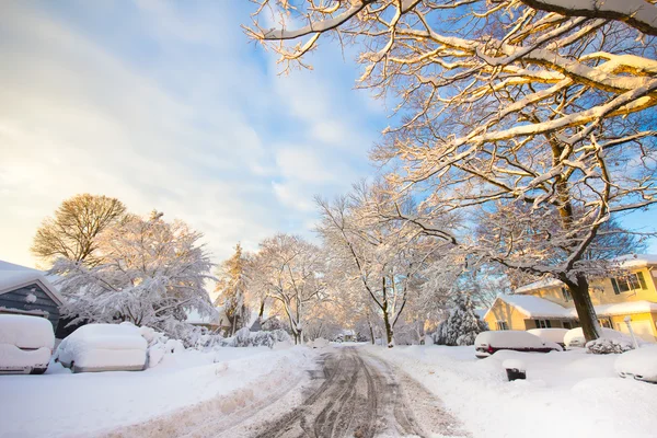 Χιονισμένο αμερικανική γειτονιά — Φωτογραφία Αρχείου