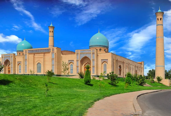 Вид на мечеть — стоковое фото