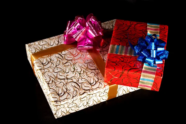 На праздник принято делать сюрпризы и дарить подарки — стоковое фото
