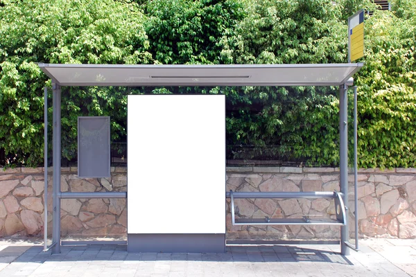 Fehér bus stop jel — Stock Fotó