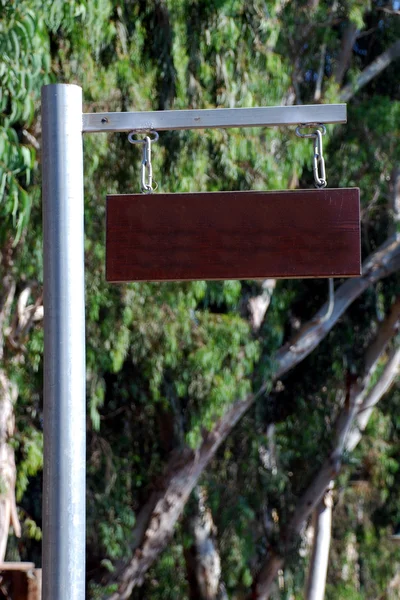 Порожній дерев'яний знак з областю простору копіювання Стокове Фото