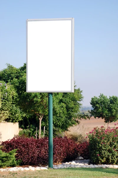 Signo en blanco con un área de espacio de copia — Foto de Stock