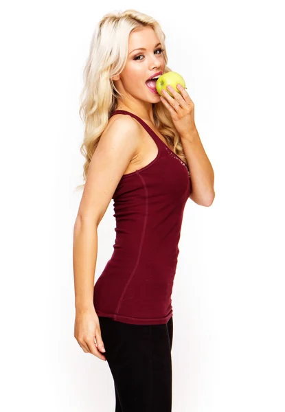 Taze Yeşil Elma Tutan Gülümseyerek Sarışın Seksi Kadın — Stok fotoğraf