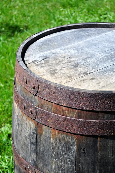 Old rusty barrel. — Stock Photo, Image