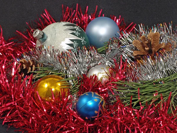 Kleurrijke kerstballen. — Stockfoto