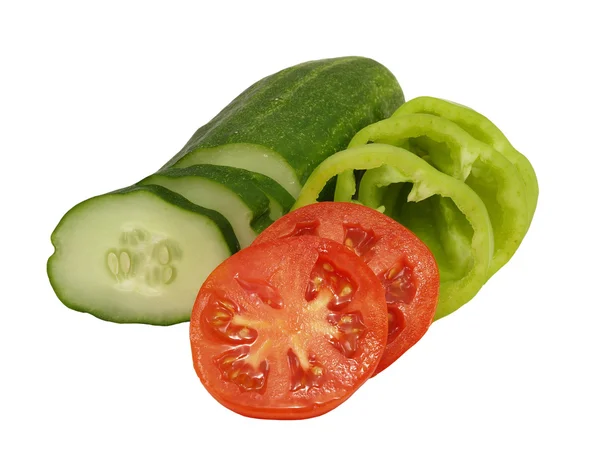 Tomate fatiado, pepino e pimenta verde.Isolado. — Fotografia de Stock