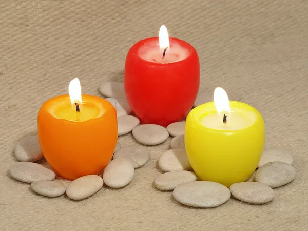 Trois bougies multicolores . — Photo