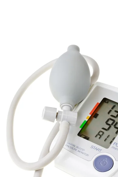 Digital blodtryck meter isoleras på vit — Stockfoto