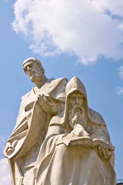 Памятник святым Кириллу и Мефодию — стоковое фото