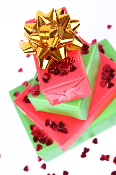 Kalp şeklinde konfeti ile hediyeler — Stok fotoğraf
