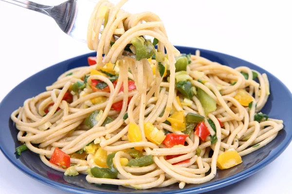 Spaghetti med grönsaker — Stockfoto