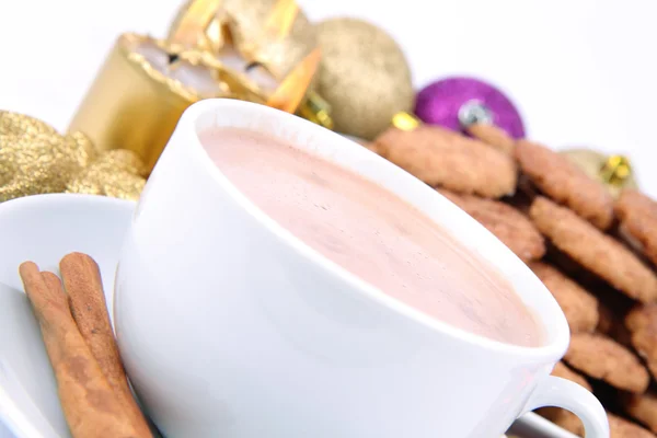 Sıcak Çikolata Tarçın Tarçınlı Kurabiye Arka Noel Topları Ile Altın — Stok fotoğraf
