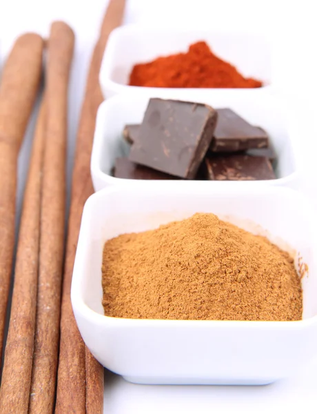 Ingredientes Chocolate Quente Pedaços Chocolate Canela Palitos Pimenta Canela — Fotografia de Stock
