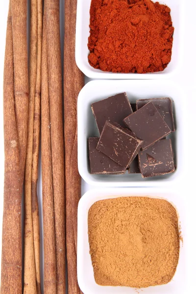 Canela, chocolate e pimenta — Fotografia de Stock