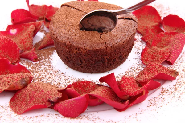 Chocolate Souffle Decorated Red Rose Petals Cocoa Being Eaten Spoon — Stock Photo, Image