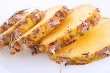 ananas dilimleri