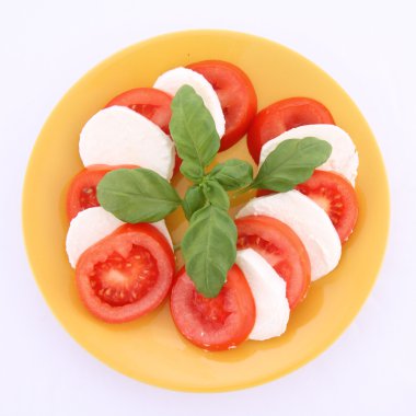 Caprese salatası