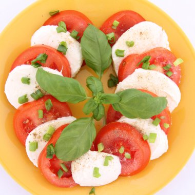 Caprese salatası