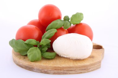 Caprese salatası malzemeler