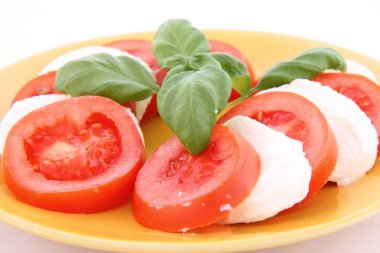 Caprese salatası