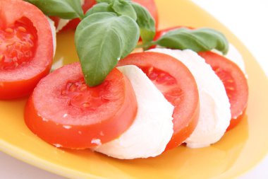 Caprese salatası