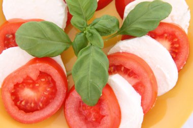 Caprese salatası