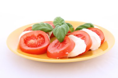 Caprese salatası