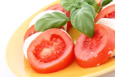 Caprese salatası