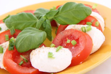 Caprese salatası