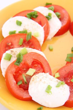 Caprese salatası