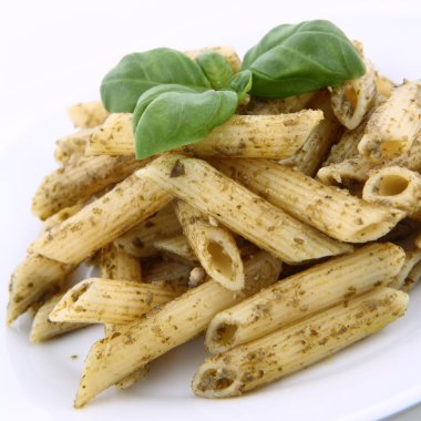 Penne pesto ile