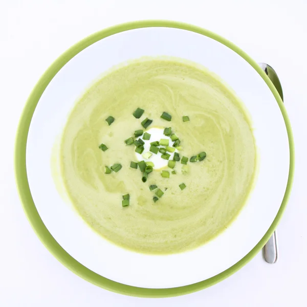 エンドウ豆とモッツァレラチーズのスープ — ストック写真