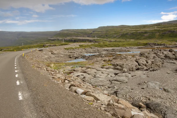 Pusty asfalt trasa - Islandia westfjords — Zdjęcie stockowe