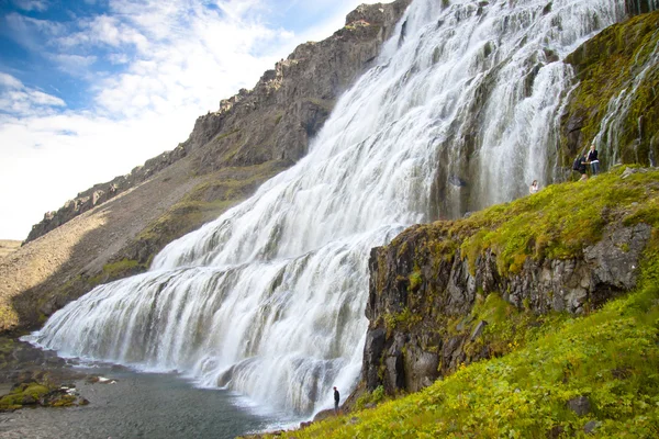 Большой и красивый водопад Dynjandi - Westfjords, Исландия — стоковое фото