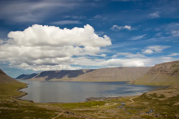 Vista sobre el fiordo de Dynjandisvogur - Islandia — Foto de Stock