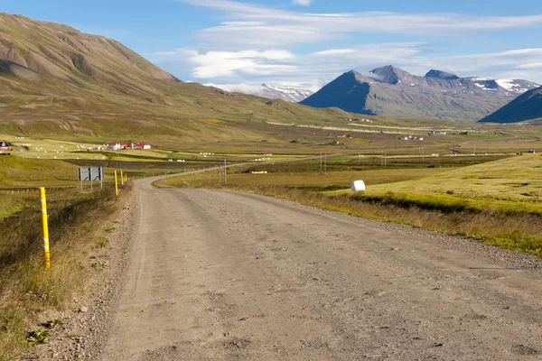Schotterweg nach olafsfjordur - Island — Stockfoto