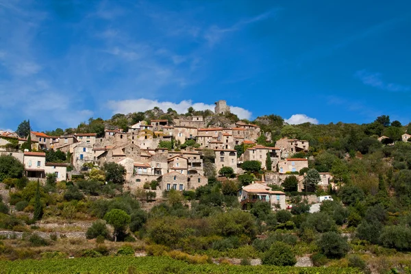 Languedoc tipik küçük köyde — Stok fotoğraf