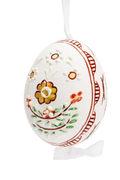 Bílé Závěsné Ručně Malované Velikonoční Vajíčko Bílém Pozadí — Stock fotografie